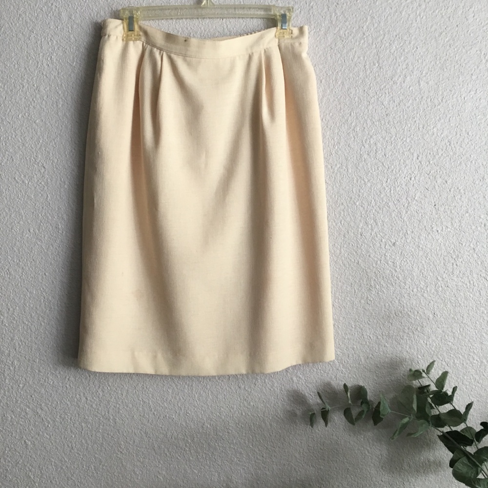 No brand label vintage yellow skirt